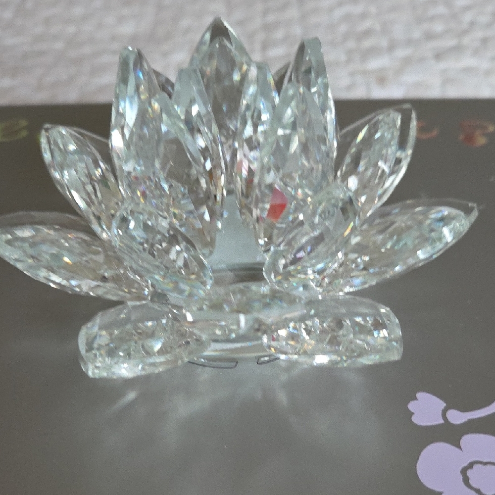 Swarovski Faceted Crystal Lotus Flower Candle Holder 3.25 Inch Diameter A+ COND